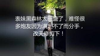 与学妹在沙发上沉浸式接吻这次没怎么反抗主动搂抱我但是吧我的小手可无处安放轻轻的捏掐着乳头肆意玩弄接吻的同时学妹脚穿着白袜真想试试一边接吻一边足交